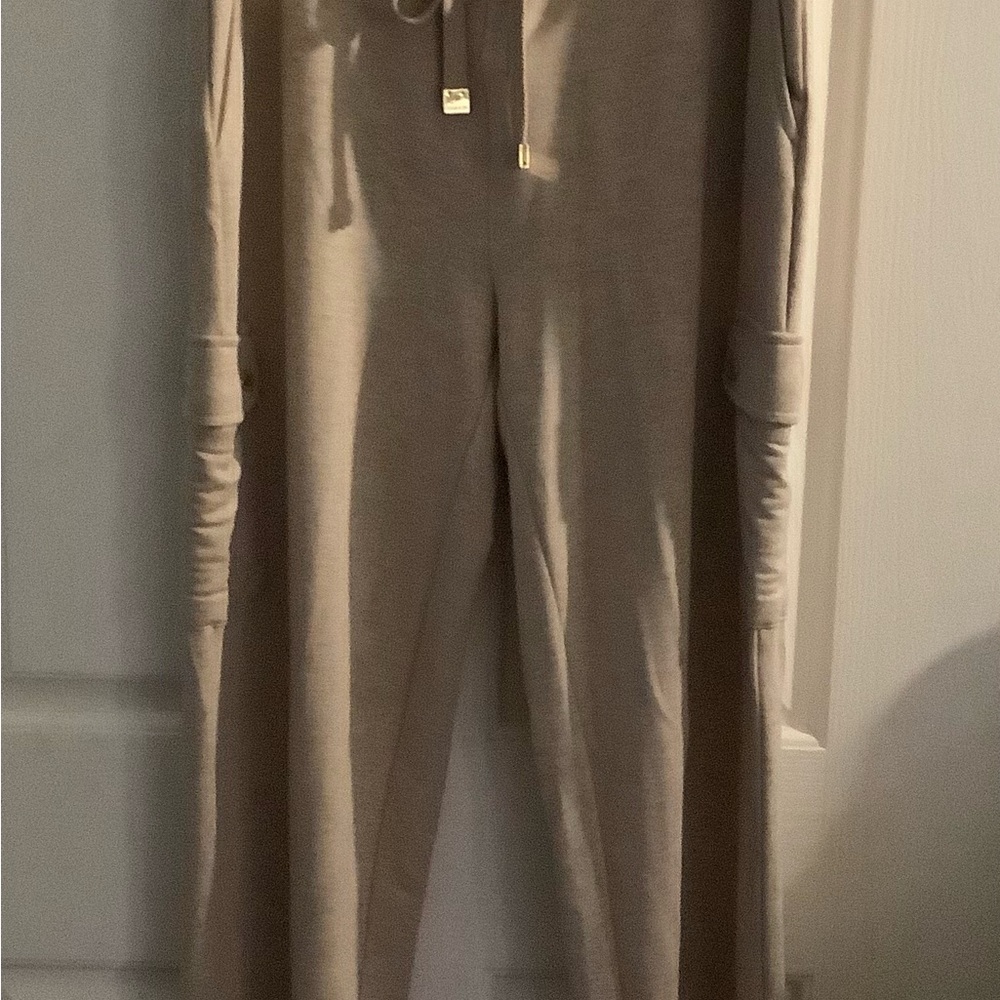 Capri pant set in beige by Calvin Klein, size XL. - Picture 10 of 16